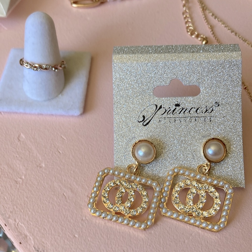 Princess Bundle Fashion Jewelry Gold, Pearls & Diamonds 💎 You get them all NWT - Picture 4 of 10